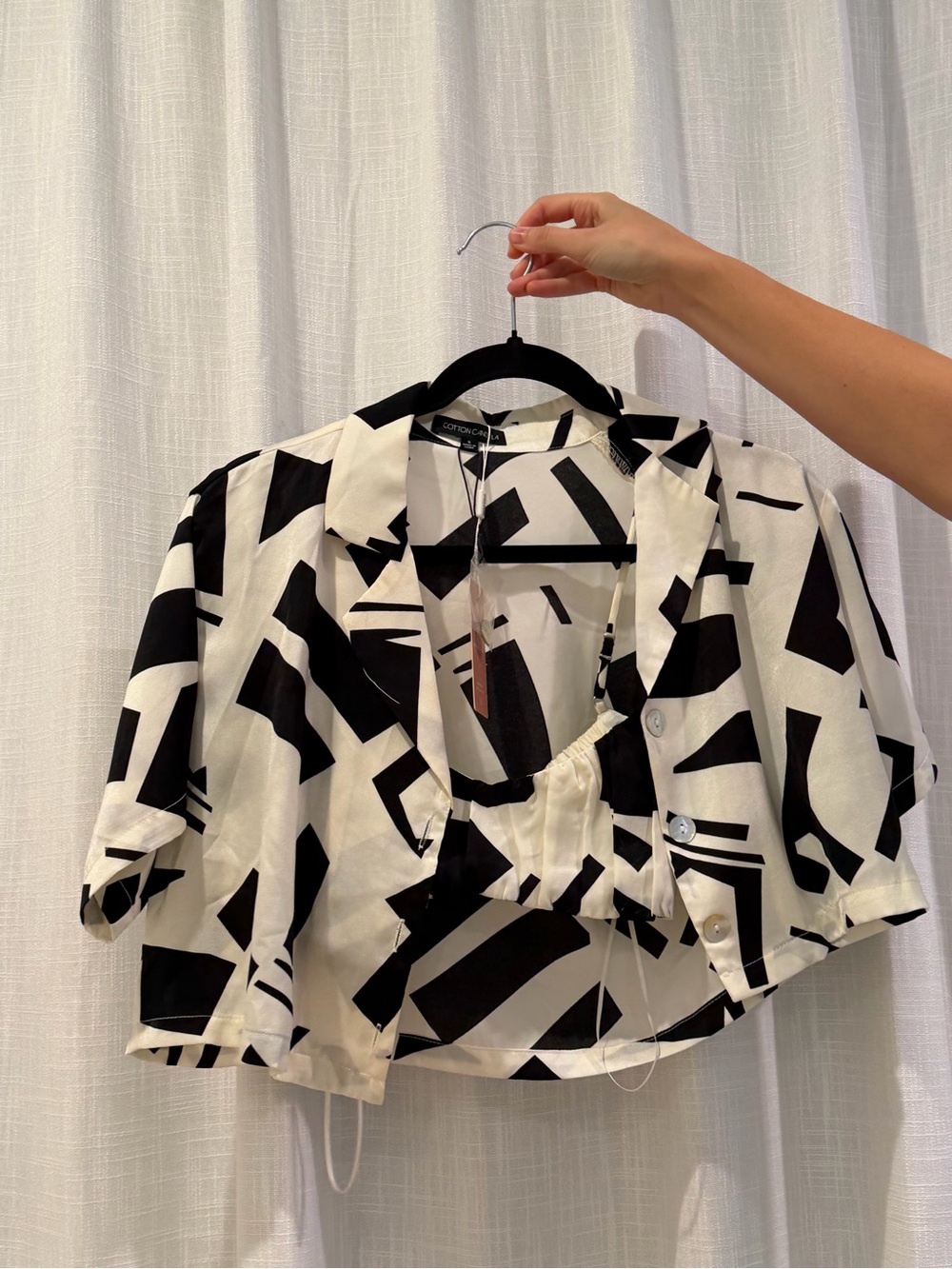 Coperni Black and White Abstract Cropped Button-Down Shirt